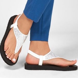 SKECHERS - WOMENS MEDITATION - NEW MOON SHOES WHITE SIZE 9